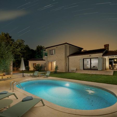 Luxury Villa In Istria - 9,000 Sqm Private Estate With Pool & Sauna, 15 Min To Sea, Near Fazana, 3 Bedrooms Jursici Екстер'єр фото