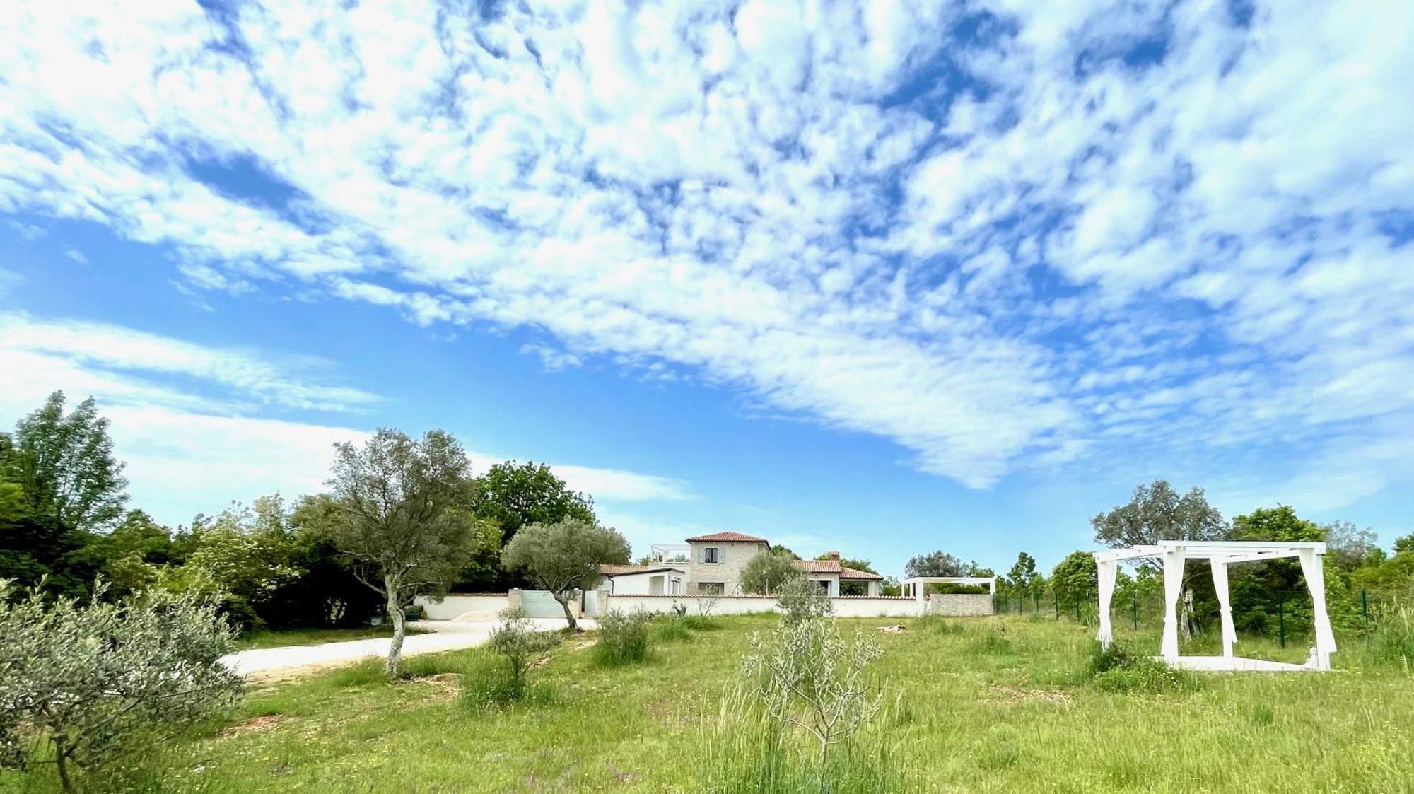 Luxury Villa In Istria - 9,000 Sqm Private Estate With Pool & Sauna, 15 Min To Sea, Near Fazana, 3 Bedrooms Jursici Екстер'єр фото