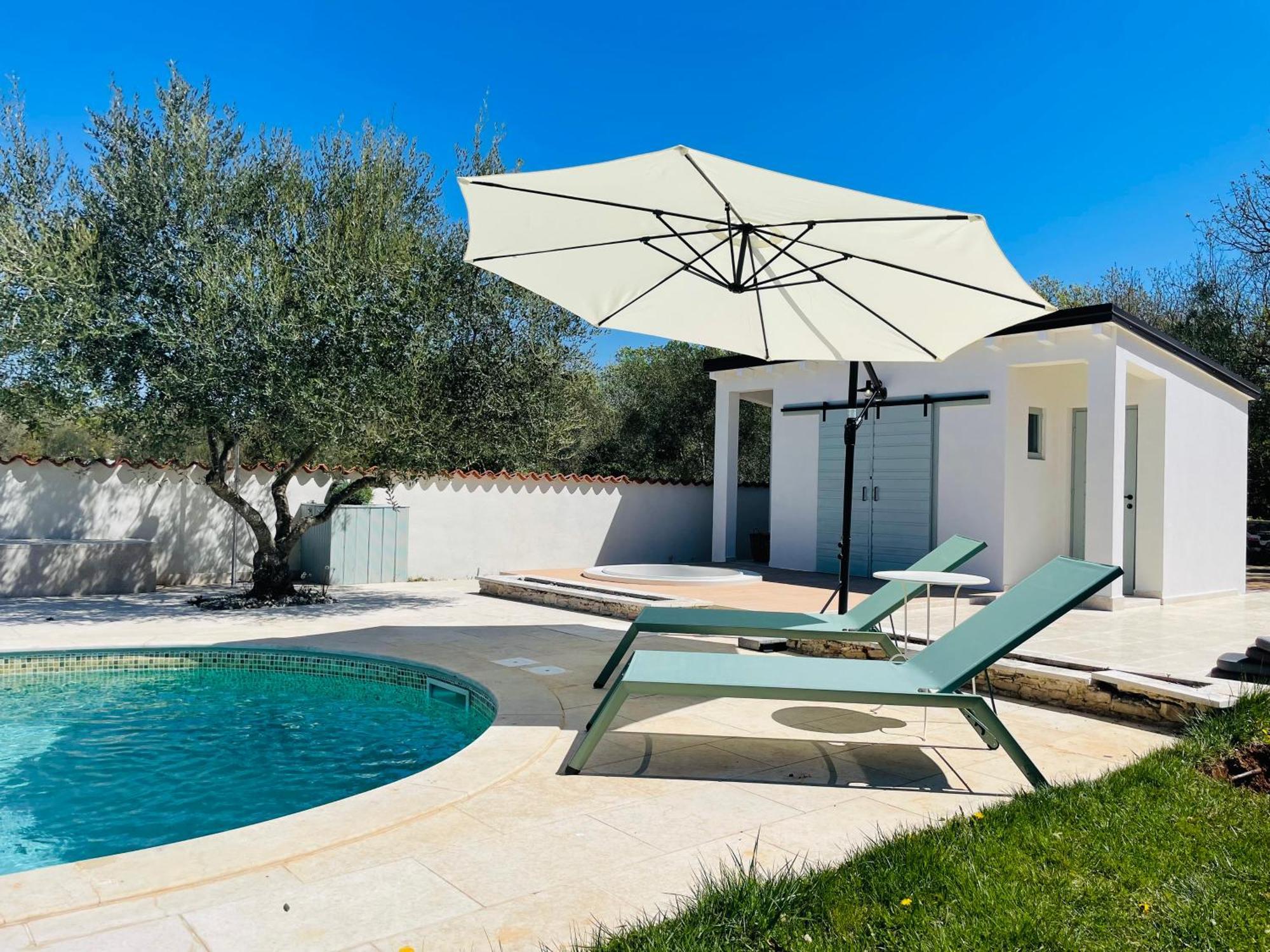 Luxury Villa In Istria - 9,000 Sqm Private Estate With Pool & Sauna, 15 Min To Sea, Near Fazana, 3 Bedrooms Jursici Екстер'єр фото