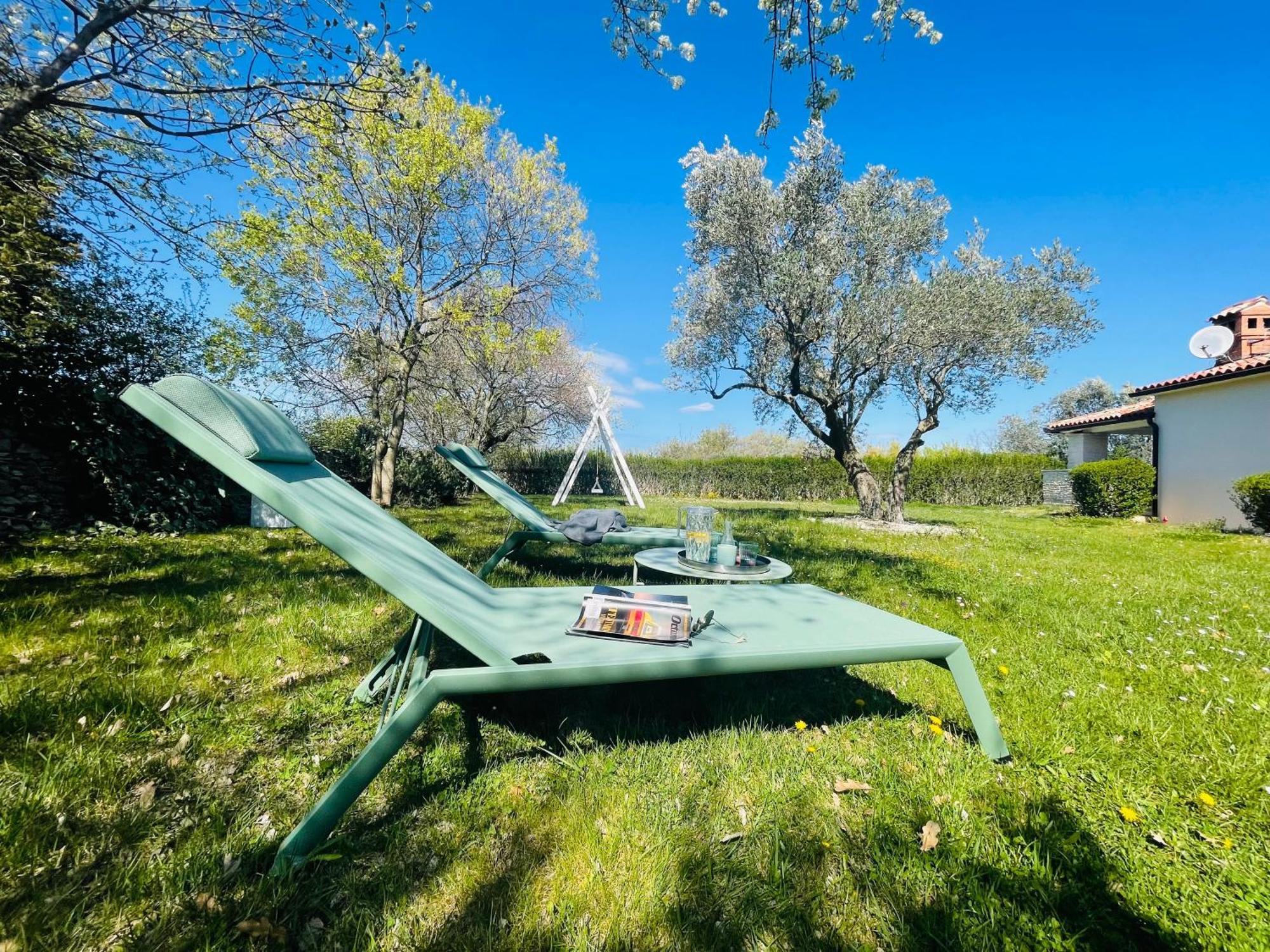 Luxury Villa In Istria - 9,000 Sqm Private Estate With Pool & Sauna, 15 Min To Sea, Near Fazana, 3 Bedrooms Jursici Екстер'єр фото